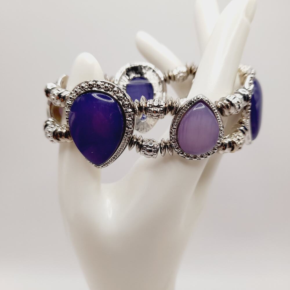 Purple Lavender Silver Stretch Bracelet Teardrop Cabochon 7” Elegant